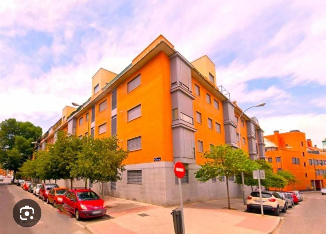 Habitacion Privada En Piso A 10 Minutos De Atocha Madrid Exterior photo